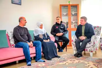 Depremzede Arıca Ailesi Yıldönümünde Ziyaret Edildi