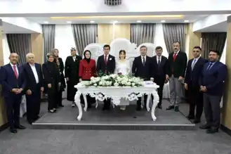 Milli Eğitim Müdürünün Oğlu Evlendi