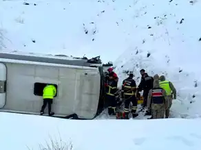 Erzincan-Sivas Yolunda Otobüs Kazası: Çok Sayıda Yaralı
