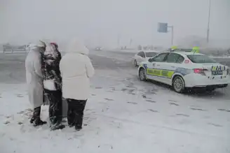 Erzincan'da Yollar Tipiye Kapandı