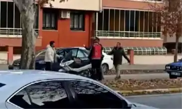 Erzincan'da Trafik Kavgası: Motosikletçi Otomobil Sürücüsünü Darp Etti