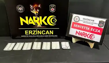 Erzincan'da Uyuşturucu Operasyonu: 2 Gözaltı, 64 Sentetik Ecza Ele Geçirildi