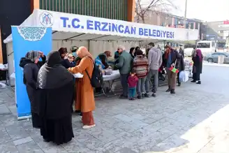 Erzincan'da Depremzedeler İçin Hayır Çarşısı