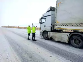 Erzincan'da Kar Yağışı: Araçlara Yoğun Yardım
