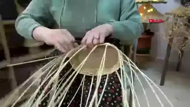 Erzincanlı Kadın, Geleneksel Sepet Örmeyi Canlandırıyor
