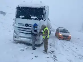 Doğu Anadolu'da Tipi: 600 Kişi Mahsur Kaldı