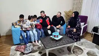 Erzincan'da Koruyucu Aileye Doğum Günü Sürprizi!