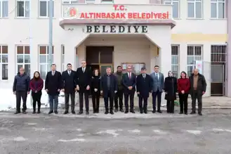 Vali, Altınbaşak Beldesini Ziyaret Etti