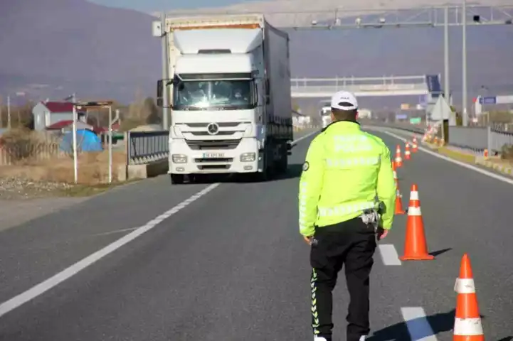 Doğu Anadolu Bölgesinde Kış Lastiği Denetimleri