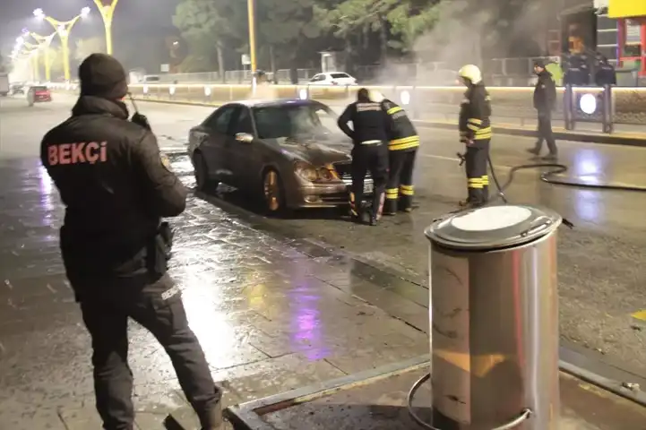 Park Halindeki Araçta Yangın!