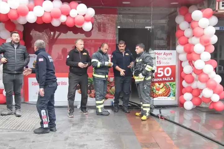 Kent Merkezinde İş Yeri Yangını