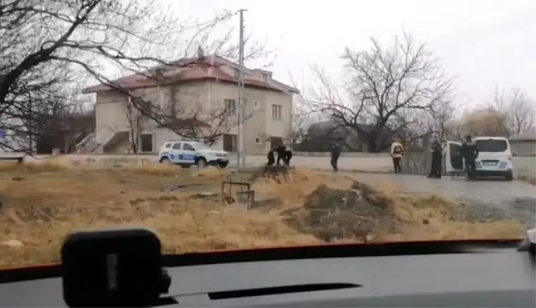 Kaçak Göçmen Kovalamacası: İki Şüpheli Yakalandı